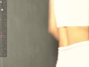 girl
        stunningblond cam image #228574