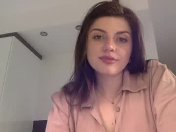 girl
        pamela_mara cam image #164968
