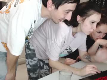 couple
        linyashaa cam image #140774