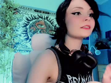 girl
        alaska_chan_ cam image #232326