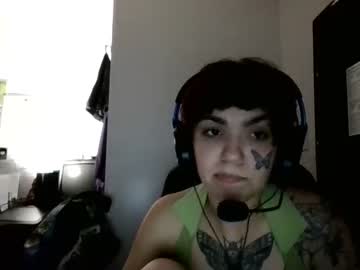 girl
        girlnamedblue cam image #128577