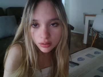 girl
        pinkilola cam image #220485