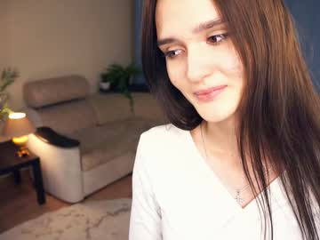 girl
        veronaalvey cam image #215275