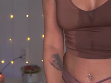 girl
        artease cam image #23101