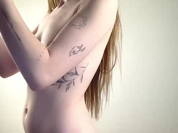 girl
        exhimera cam image #214448