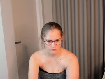 girl
        brookehanna cam image #125401