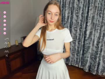 girl
        kristinarobe cam image #63787