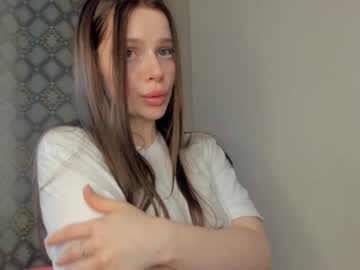 girl
        space_flower_ cam image #92709