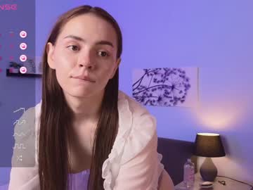 girl
        evelyn_miller__ cam image #197141