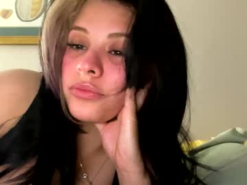 girl
        sirenwhispers cam image #218422