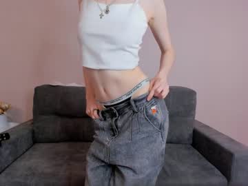 girl
        guinevereacomb cam image #166522