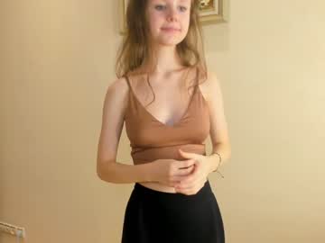 girl
        maryrogersa cam image #109206