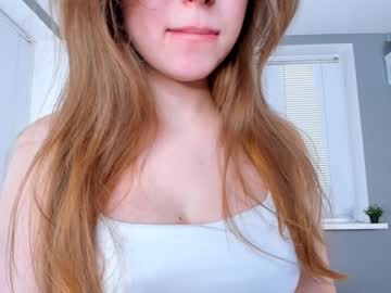 girl
        ardithcrosier cam image #213070