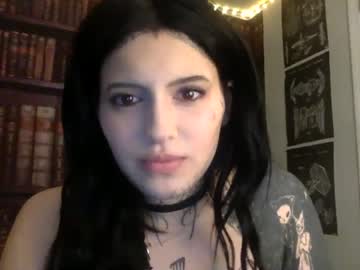 girl
        goth_thot cam image #151555