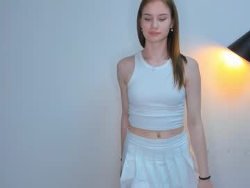 girl
        merciabeer cam image #164415
