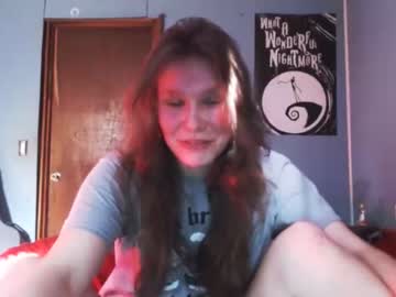 girl
        lil_bears cam image #41745