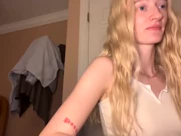 girl
        ssoftstarr18 cam image #170778