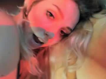 couple
        imyourdevill cam image #191409