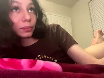 girl
        prettybabybrat cam image #211436