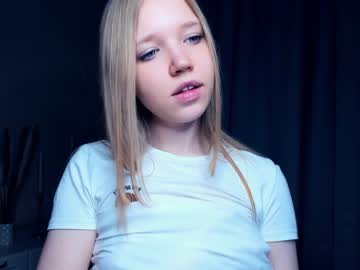 girl
        hug_honestly cam image #131309