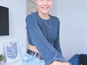 girl
        vibe_house cam image #193141