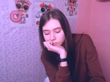 girl
        emilydass_ cam image #149775