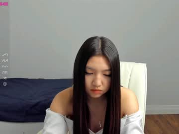 girl
        maeve_min cam image #7076