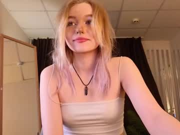 girl
        just_mia_ cam image #262536
