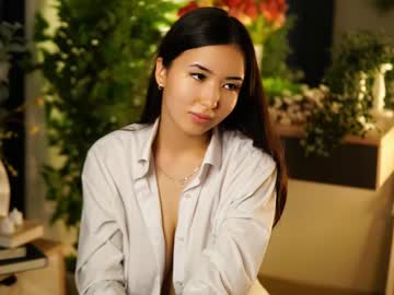girl
        moonlight_silk cam image #198752