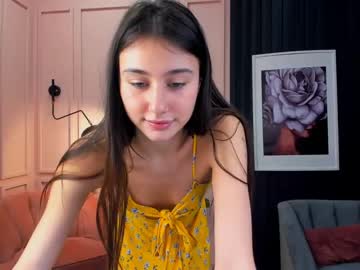 girl
        vivien_woodstock cam image #36156