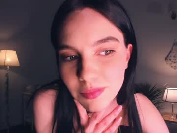 girl
        mariamhailey cam image #148750
