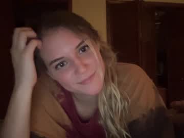 couple
        snowbunnyass cam image #49746