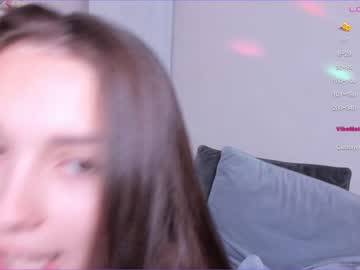 girl
        jolenesanders cam image #119729