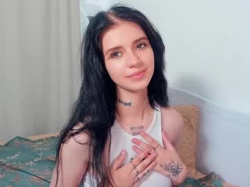girl
        elfas_cute cam image #96628