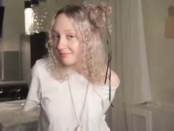 girl
        melissacoopers cam image #181687