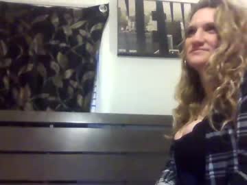 couple Free Amateur Milf Sex Cam with kayne_kerri