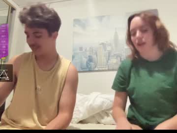 couple
        gorg_grace cam image #225381