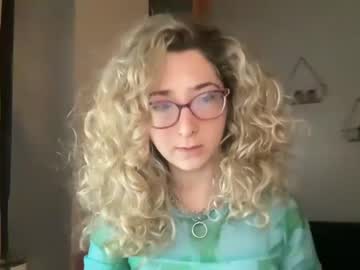 girl
        themissstevie cam image #86736