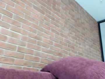 girl
        adriana_ferrari cam image #19146