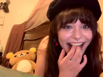 girl
        cherriblossomx cam image #111004