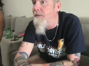 couple
        bigwhitedickdaddy69 cam image #74294