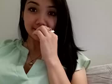 girl
        london_tipton cam image #107794