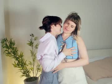 couple
        hoiiy_cute cam image #107260