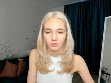 girl
        mi_mi_molly cam image #230554