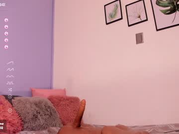 girl
        sofi_crush cam image #133475