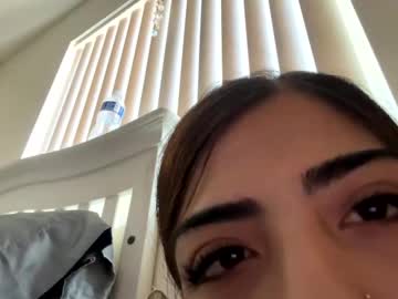 girl
        allyours_1997 cam image #186831