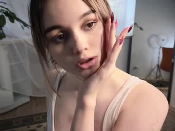 girl
        lornabyfield cam image #149904