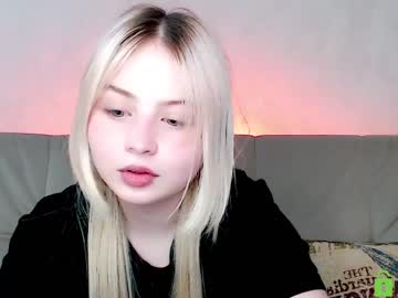 girl
        shy_blondiee cam image #57795