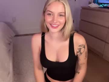 girl
        ivywrenn cam image #196504