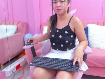 girl Free Amateur Milf Sex Cam with emelyy_carter